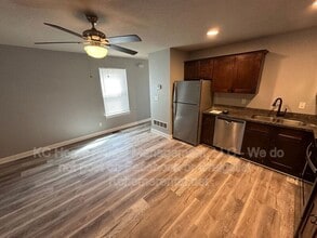 10536 Kane Dr in Kansas City, KS - Building Photo - Building Photo