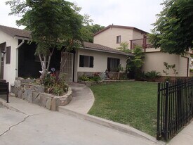 11324 Biona Dr, Unit MVLR Studiotudio in Los Angeles, CA - Building Photo