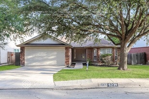 5239 Stormy Trail in San Antonio, TX - Building Photo