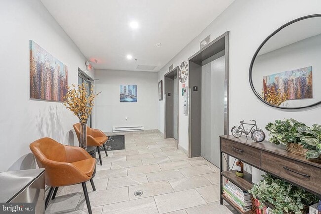 2 Leverington Ave in Philadelphia, PA - Building Photo - Building Photo