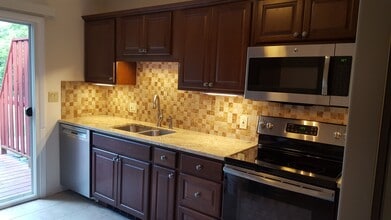 794 Tanner Rd in Clifton Park, NY - Building Photo - Building Photo