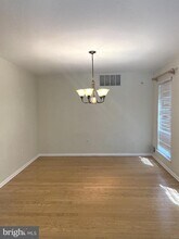 301 Deer Run Ct in Pennington, NJ - Building Photo - Building Photo