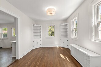 196 Woodrow Ave in Fairfield, CT - Building Photo - Building Photo