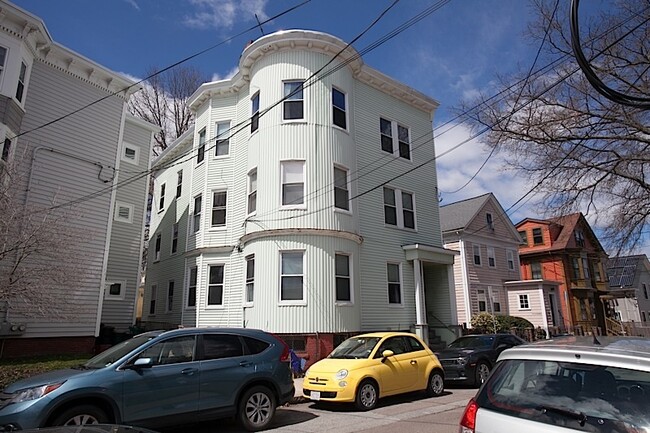 3 Kinnaird St, Unit 1 in Cambridge, MA - Foto de edificio - Building Photo