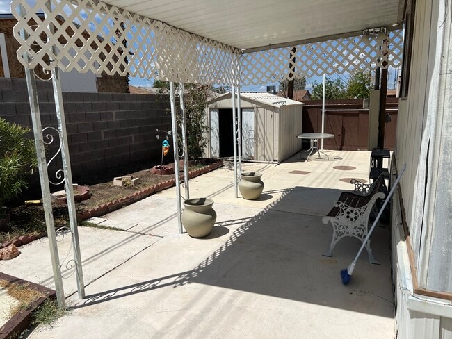 252 Mojave Ln in Henderson, NV - Building Photo - Building Photo