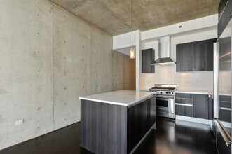 600 N Fairbanks Ct in Chicago, IL - Foto de edificio - Building Photo