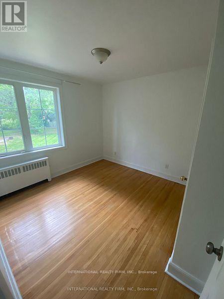 2143 Grange Dr in Mississauga, ON - Building Photo - Building Photo
