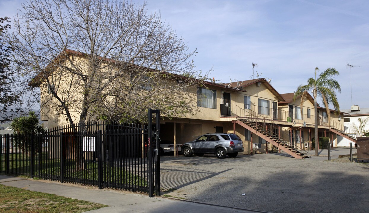 25225 Pacific St in San Bernardino, CA - Foto de edificio