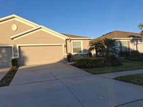 7891 Stonebrook Cir in Zephyrhills, FL - Building Photo - Building Photo