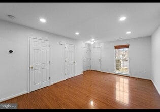 42804 Pilgrim Square in Chantilly, VA - Building Photo - Building Photo