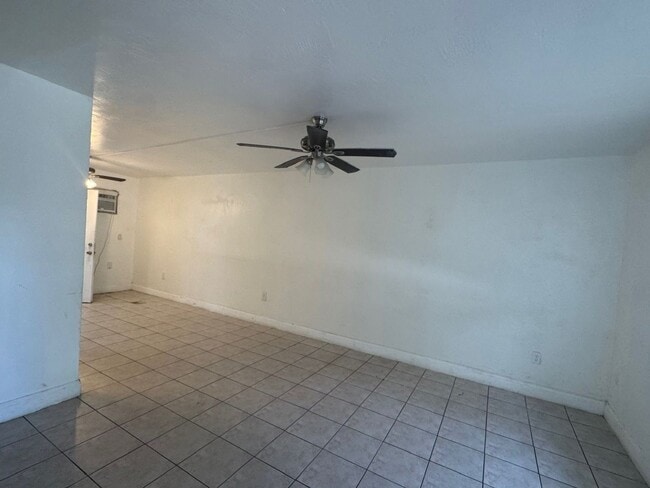 1625 NW 81st St. in Miami, FL - Building Photo - Building Photo