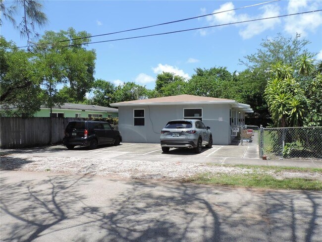 111 Charley Ave in Fort Lauderdale, FL - Building Photo - Building Photo