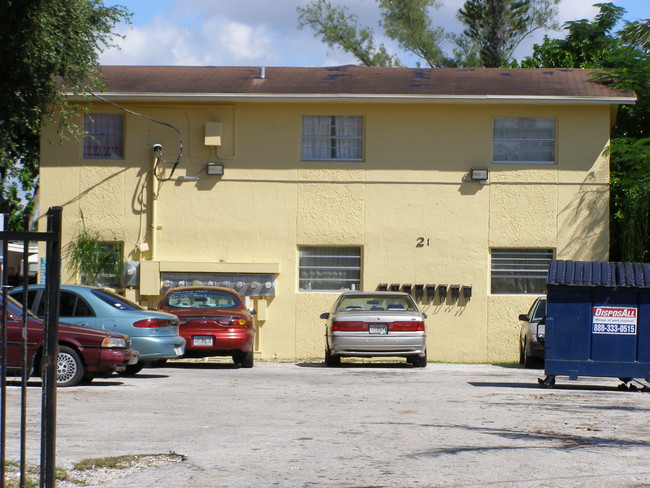 21 NW 59th St in Miami, FL - Building Photo - Building Photo