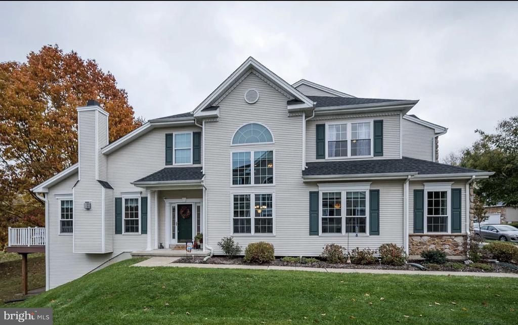 104 Huntteam Ln in West Chester, PA - Building Photo