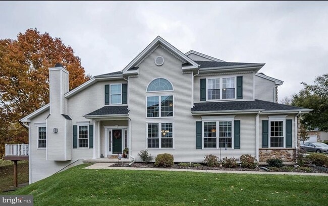 property at 104 Huntteam Ln