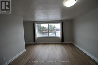 2991 Islington Ave in Toronto, ON - Building Photo - Building Photo