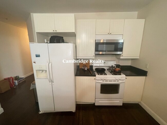 6 Giles Park, Unit 1T