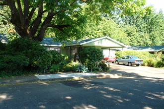 cedar court in Salem, OR - Building Photo - Building Photo