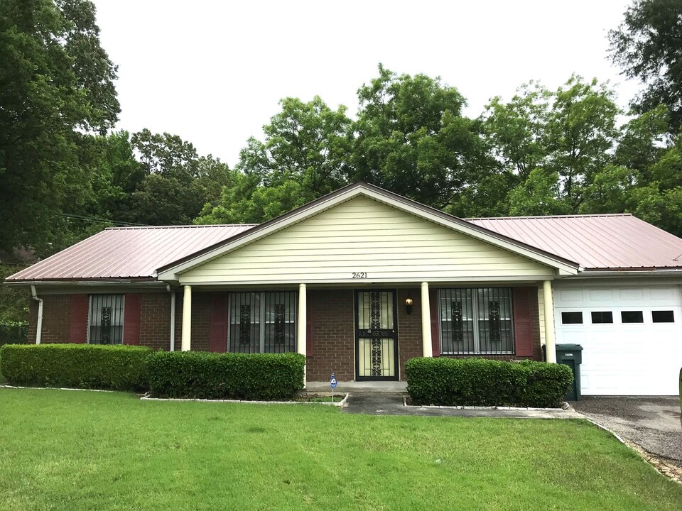 2621 Derbyshire Ave in Memphis, TN - Foto de edificio