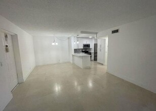 205 Foxtail Dr in Greenacres, FL - Building Photo - Building Photo