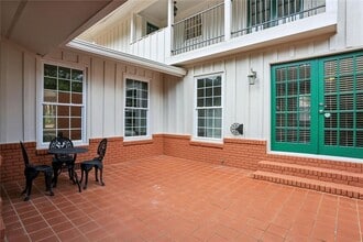 5224 N Peachtree Rd in Dunwoody, GA - Building Photo - Building Photo