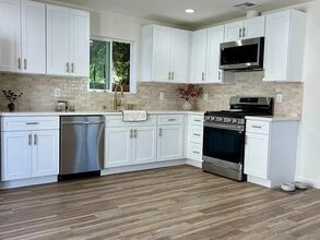 9429 S 2nd Ave in Inglewood, CA - Foto de edificio - Building Photo