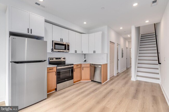 511 W York St in Philadelphia, PA - Building Photo - Building Photo