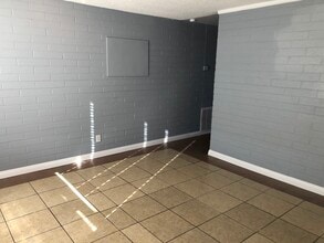 447 E Merlayne Dr in Henderson, NV - Building Photo - Building Photo