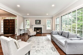 2030 Spring Branch Dr in Vienna, VA - Building Photo - Building Photo