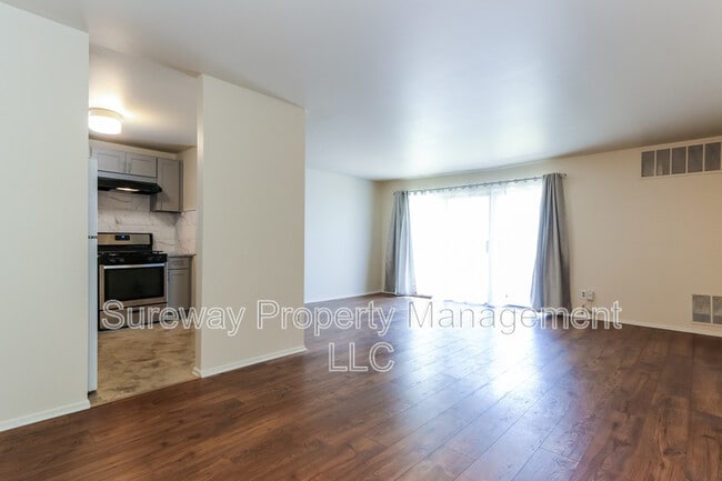 1107 Woodhollow Dr in Marlton, NJ - Building Photo - Building Photo