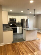 2760 W Country Club Rd in Philadelphia, PA - Building Photo - Building Photo