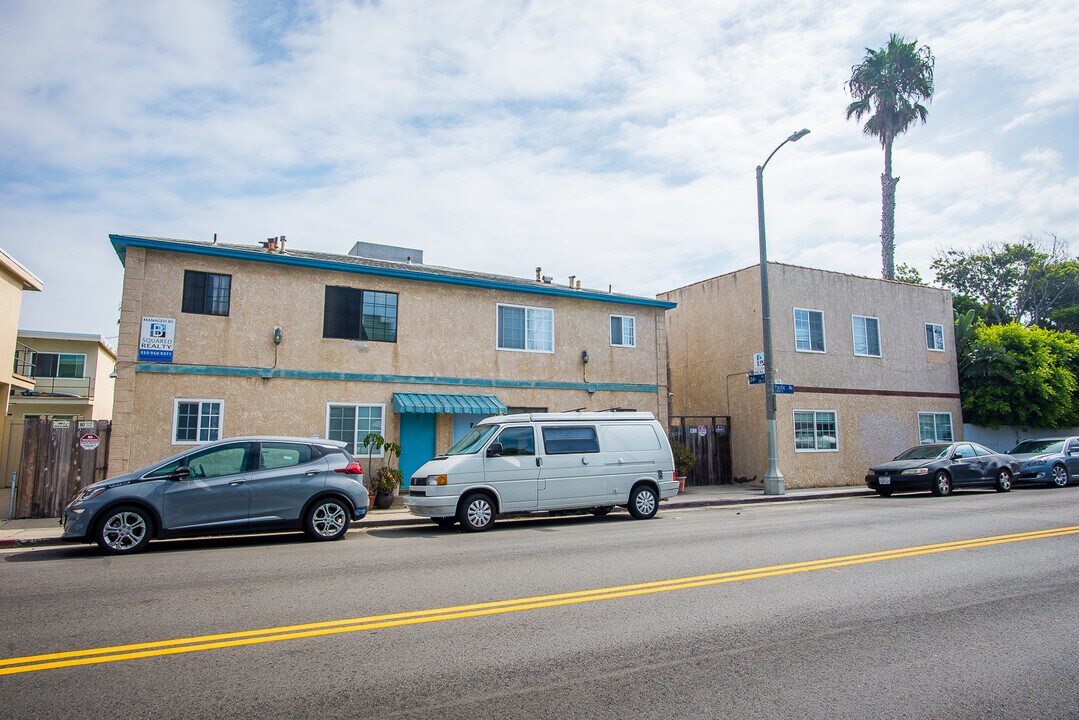 2400 Pacific Ave in Venice, CA - Building Photo