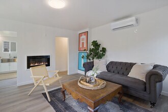 2405 Meadowvale Ave, Unit 2405 in Los Angeles, CA - Building Photo - Building Photo