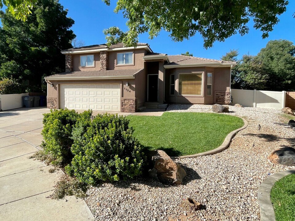 1124 Castle Stone Cir in Washington, UT - Building Photo