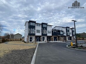 Dimension Auburn On M St in Auburn, WA - Building Photo - Building Photo