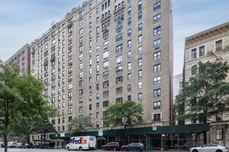 60 E 96th St in New York, NY - Building Photo - Building Photo