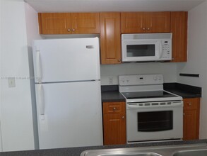 280 SW 20th Rd, Unit 603 in Miami, FL - Building Photo - Building Photo