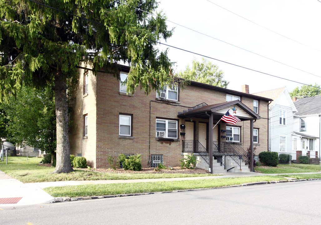 585 Columbia St in Salem, OH - Foto de edificio