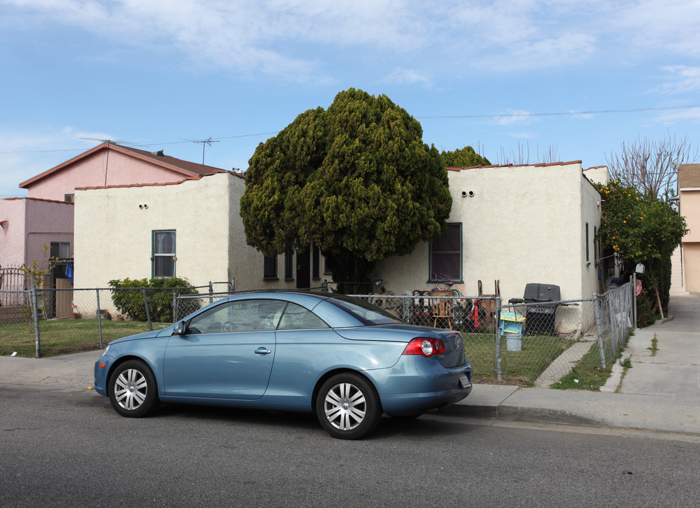 3107 Santa Ana St in South Gate, CA - Building Photo