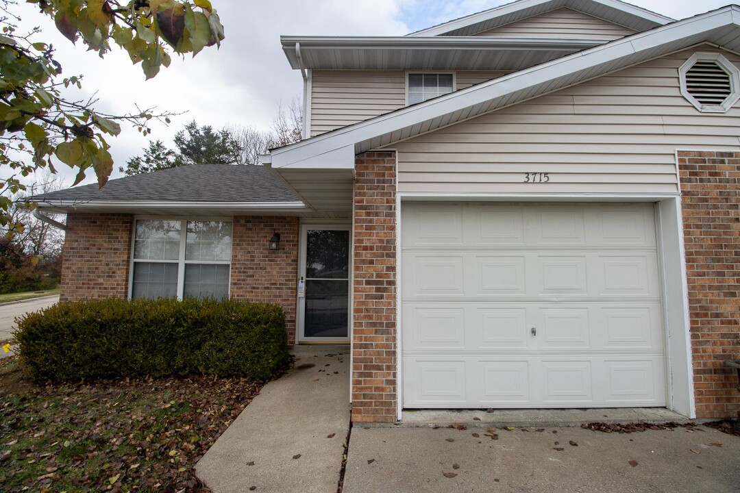 3713-3715 Pimlico Dr-Unit -3715 Pimlico Dr. in Columbia, MO - Building Photo