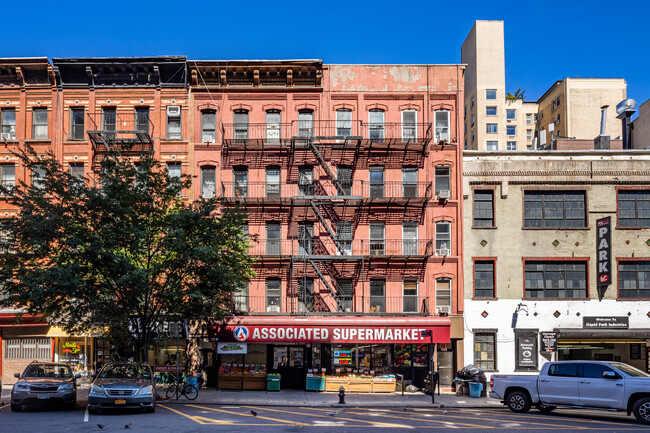 13-15 W 100th St in New York, NY - Foto de edificio - Building Photo