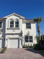 7040 Ambrosia Ln in Naples, FL - Building Photo