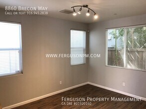 8860 Brecon Way in Elk Grove, CA - Building Photo - Building Photo