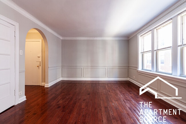 542 W Surf St in Chicago, IL - Building Photo - Building Photo