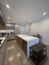 719 N Elizabeth St, Unit 1 in Chicago, IL - Building Photo - Building Photo
