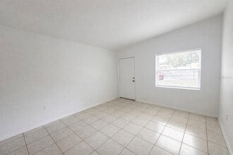 1624 Queensway Rd in Orlando, FL - Building Photo - Building Photo