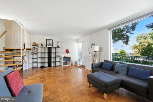 4979 Battery Ln in Bethesda, MD - Building Photo - Building Photo