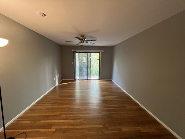 908 Silver Ct, Unit 908 in Hamilton Square, NJ - Building Photo - Building Photo
