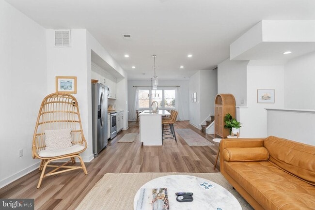 308 Douglas Ave in Colonial Beach, VA - Foto de edificio - Building Photo