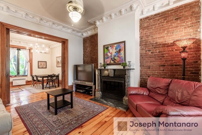 property at 1374 Overdale Av